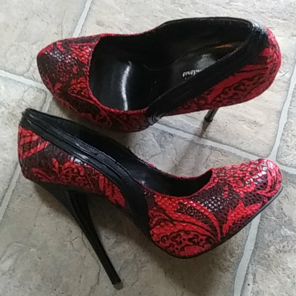 Women's Size 7 Michael Antonio Heels